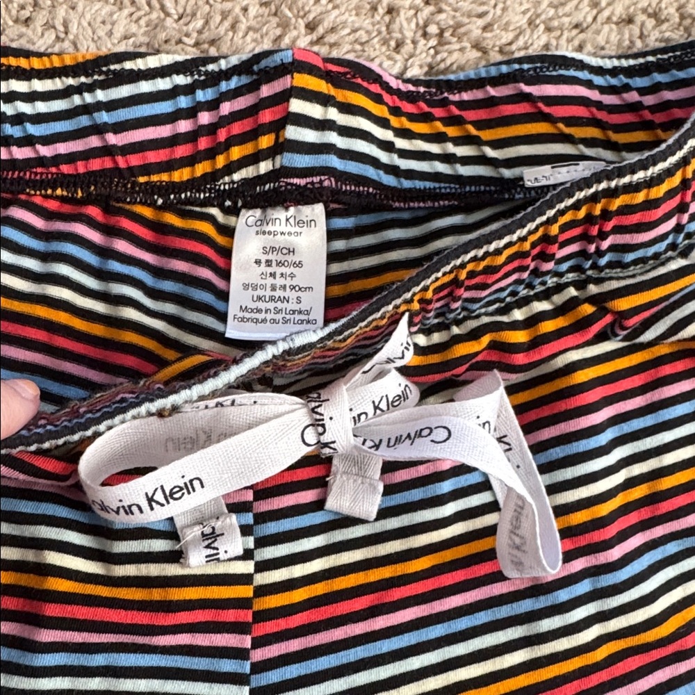 🌈 Calvin Klein Pajama Set - Picture 6 of 9
